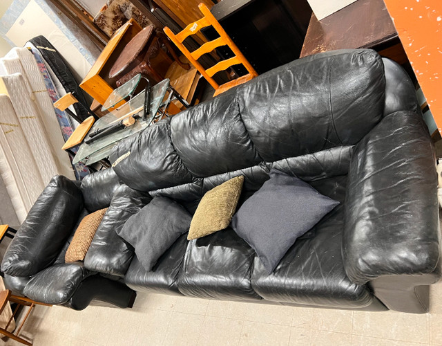 Black Leather Sofa & Chair Set in Couches & Futons in Fredericton