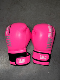 1MR - ONE MORE ROUND BOXING GLOVES