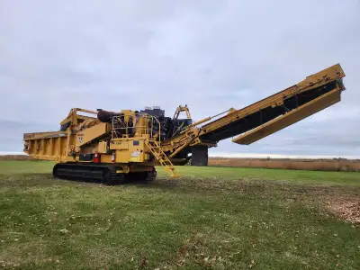 Got a nice 2014 vermeer horizontal grinder for sale. Machine was owned and operated by one municipal...