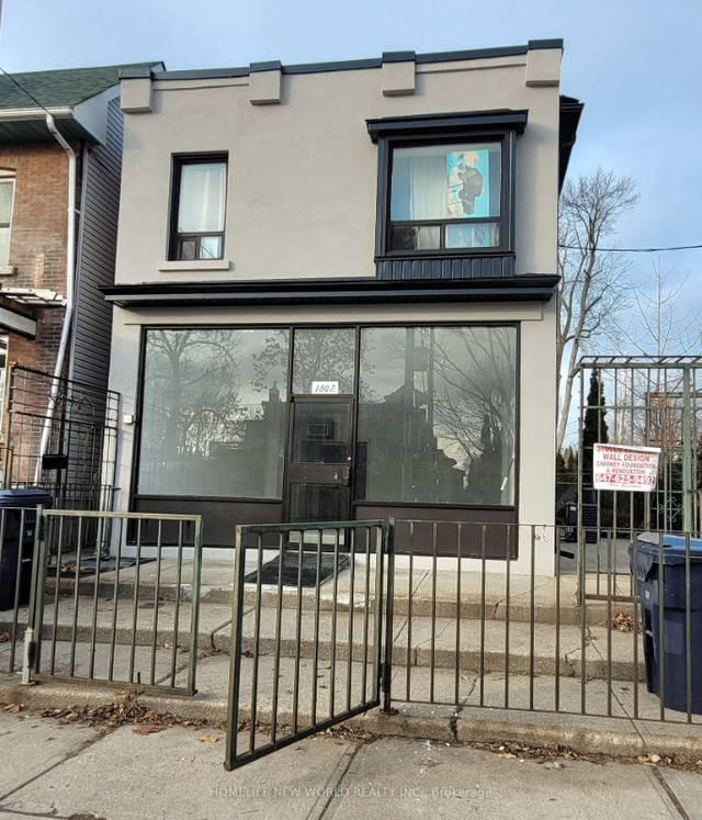 Location: Dundas East / Coxwell - Toronto in Commercial & Office Space for Sale in City of Toronto