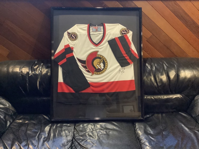 Framed Autographed Ottawa Senators Daigle NHL Hockey Jersey Arts