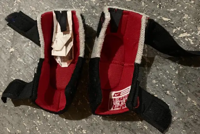 Hockey Equipment in Other in Markham / York Region - Image 6