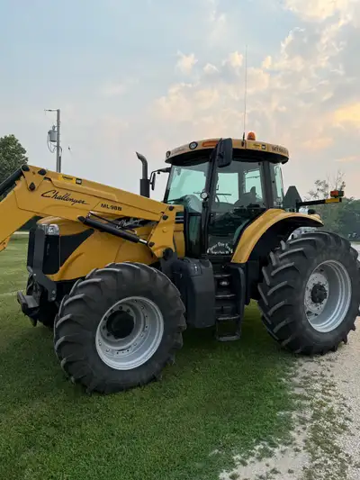 For sale , excellent condition, always shedded Cat tractor with around 4200 hours. Cat engine, pre d...
