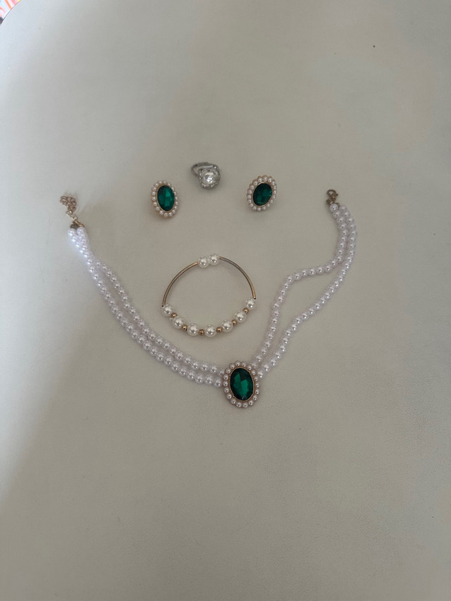 Pearl Necklace Set in Jewellery & Watches in Lethbridge - Image 4