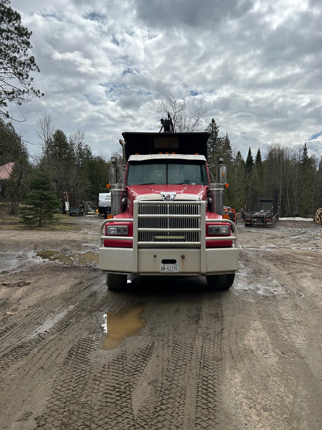 2016 western star in Heavy Trucks in Belleville - Image 4