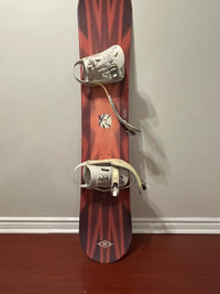 Killer Loop snowboard with binding