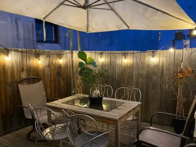 Queen & Spadina - 3 Beds - 2 Baths - 2 Levels Living