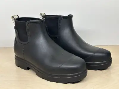 Uggs Droplet Rain Boots size 10, View more