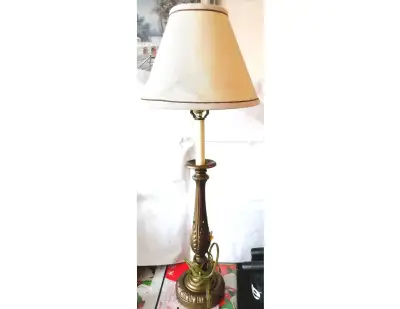 VINTAGE STYLE METAL BRONZE TABLE LAMP 31" TALL 31" TALL, View more