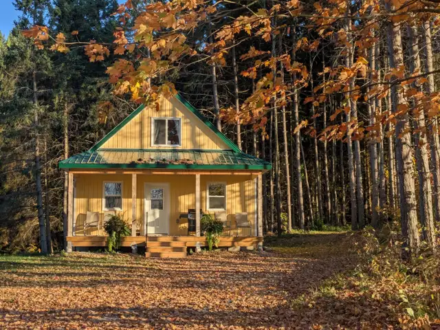 Short Term Cottage Rental in Ontario in Canada - Image 3