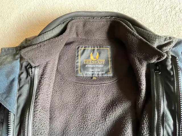 Vintage Belstaff All Weather Jacket in Motorcycle Parts & Accessories in Brandon - Image 3