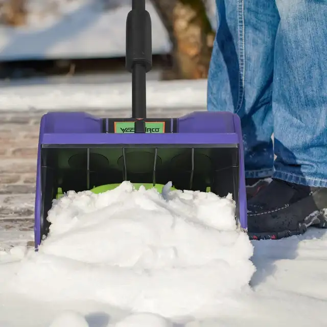 20V Lithium-Ion Cordless Electric Snow Shovel, 12 inch Snow Blow in Outdoor Tools & Storage in Kitchener / Waterloo - Image 3