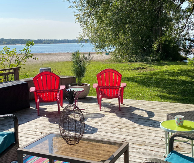 2 Bedroom Cottage Right on the Beach! - Month of July Rental in Ontario