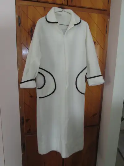 ladies cream housecoat (L). new never worn, View more