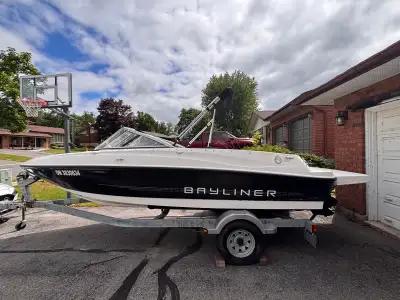 2013 Bayliner Bowrider 175 18’ with extended swim platform 3.0 Merc engine 6 person capacity Bimini...