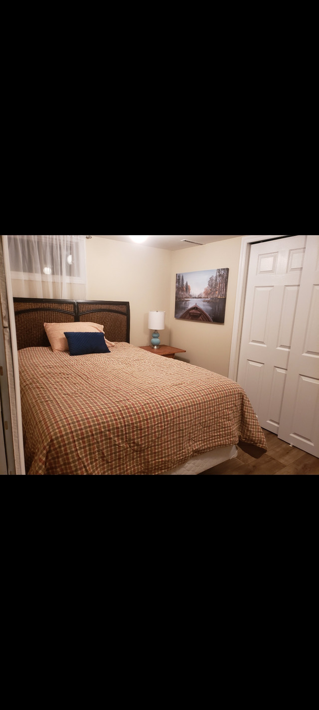 SIPER CLEAN ROOM FOR RENT IN QUIET CENTRAL NEIGHBOURHOOD in Room Rentals & Roommates in Windsor Region