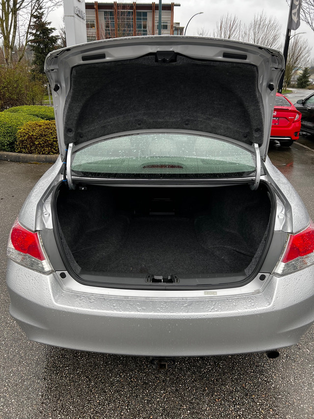 2010 Honda Accord LX • Silver • Remote start • $11,688 in Cars & Trucks in Burnaby/New Westminster - Image 4