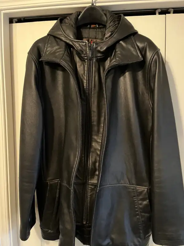 Danier Genuine Leather Coat (XS) in Men's in Oshawa / Durham Region - Image 4