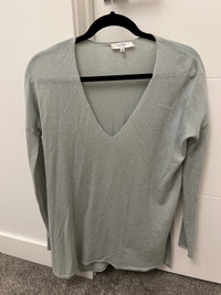 Aritzia Babaton “Erin” Sweater - size XS - excellent condition 