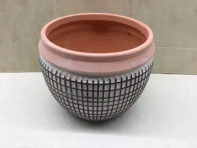 Pot en terre cuite, View more