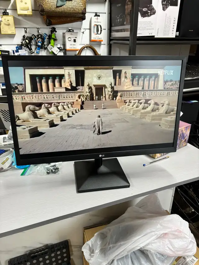 LG  24MK430H-B 24''  in Monitors in Cambridge - Image 3