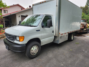 2005 Ford E 350