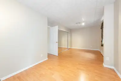 Looking for female to share nice big house in Vanier, close to downtown and Beechwood. $1195 for bas...