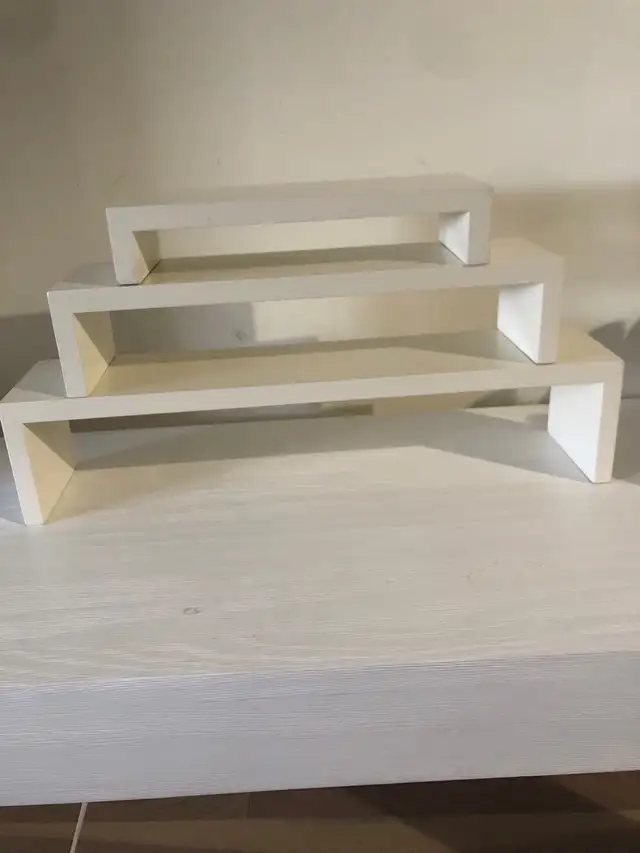 floating shelves in Bookcases & Shelving Units in Ottawa - Image 5