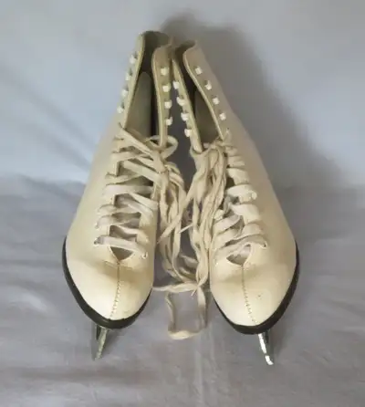Figure skates, size 6., View more
