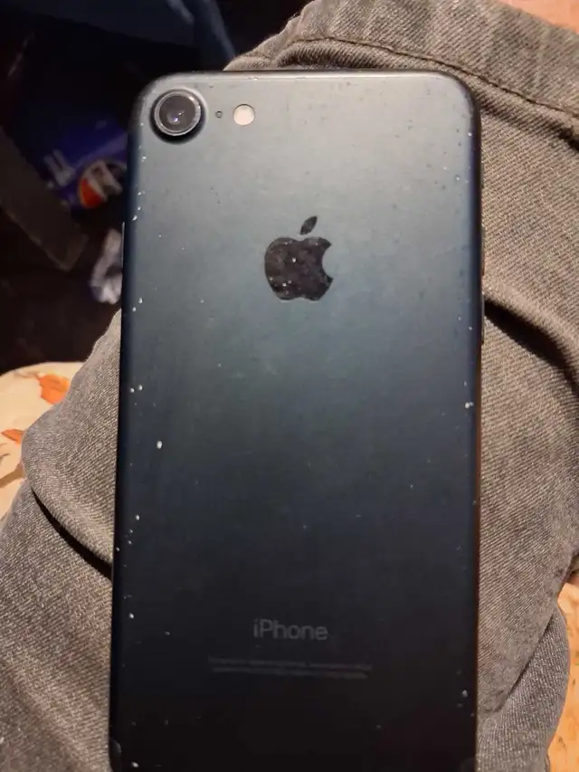 Apple iPhone 7572420819329361923