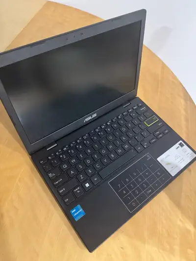 ASUS Laptop – Like New , View more
