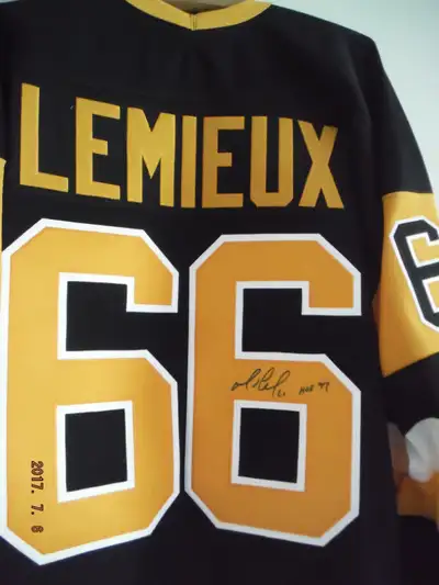 AMAZING AUTHENTIC AUTOGRAPHED NHL SUPERSTARS / LEGENDS JERSEYS !, View more