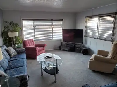 ACREAGE HOME FOR RENT - HARDISTY