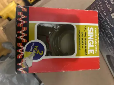 This is a used Single Oil, Amp, Temperature, Gas Saver Vacuum Gauge in fair condition. This gauge is...