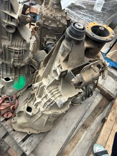 NV3500 2wd from 2004 Dodge Dakota Good Used Unit Comes as shown Fits 2000-2004 Sold with warranty 50...