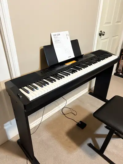 PIANO 88 WEIGHTED KEYS IN EXCELLENT CONDITION & ACCESSORIES , View more