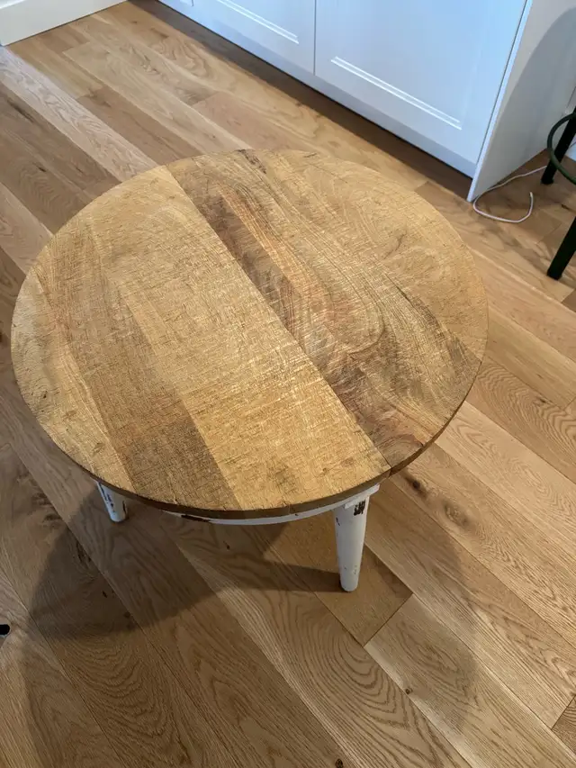 Round Rustic Coffee Table in Coffee Tables in Ottawa - Image 3