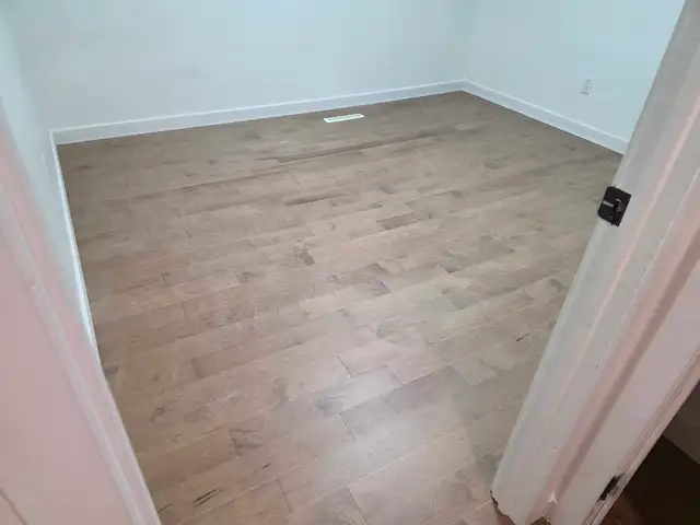Vingly Floor Installation490886862346670081