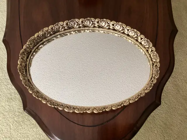PERFUME TRAY ORNATE ROSE BORDER TRIM AND MIRROR.287 in Home Décor & Accents in Calgary - Image 2