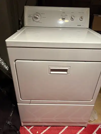 Laveuse sécheuse Kenmore En très bonne état et fonctionne bien À venir chercher à Verdun