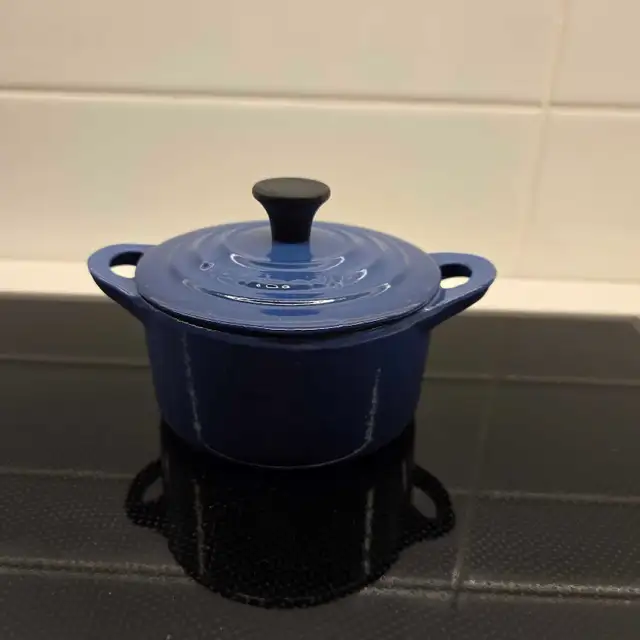 Vintage Le Creuset Cast Iron Mini Cocotte in Kitchen & Dining Wares in Calgary - Image 2