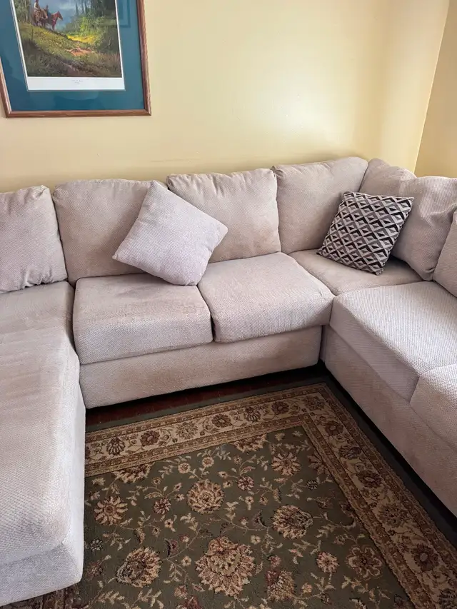 4 piece Sectional Couch in Couches & Futons in Charlottetown - Image 3