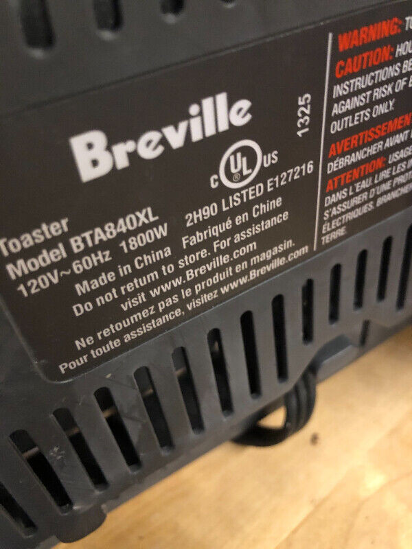 Breville 4 Slice Toaster BTA840XL - 1 element not Working in Toasters & Toaster Ovens in Kingston - Image 3