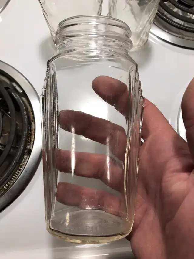 Group of 3 - 1930’s era Art Deco Styled Jars .  in Arts & Collectibles in Sarnia - Image 4