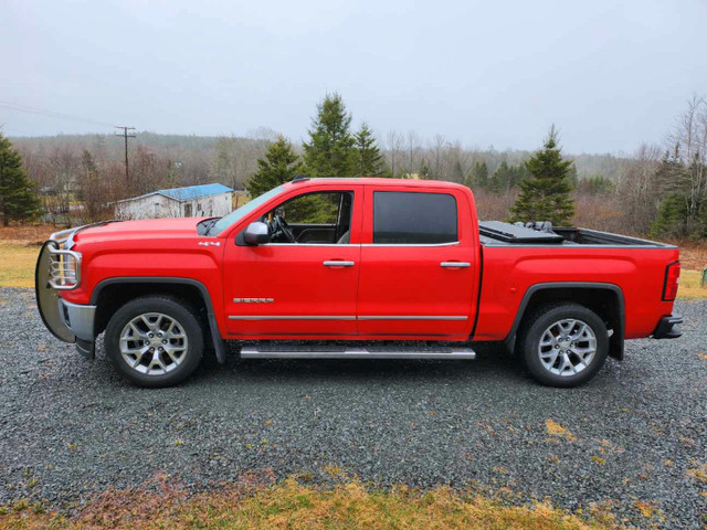 2015 GMC SIERRA SLT RED 1500 V8 in Cars & Trucks in City of Halifax - Image 3
