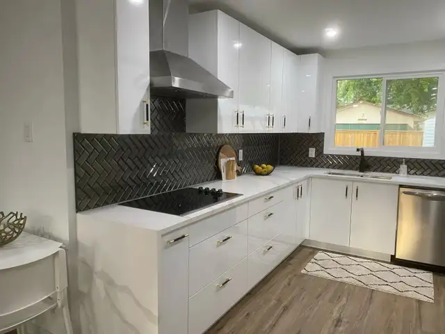 Kitchen Renovations – Cabinets, Countertops & Backsplash in Cabinets & Countertops in Edmonton - Image 4