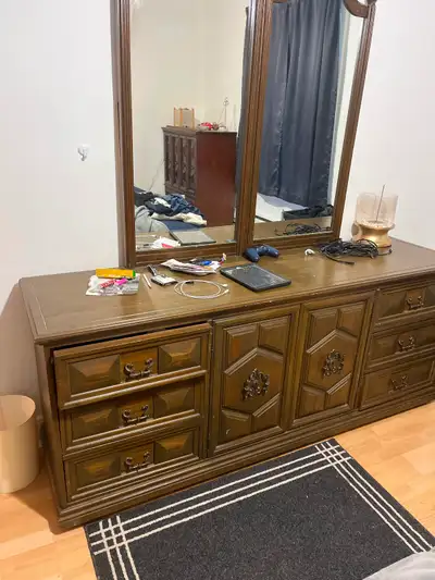 Set de chambre antique année 70, View more