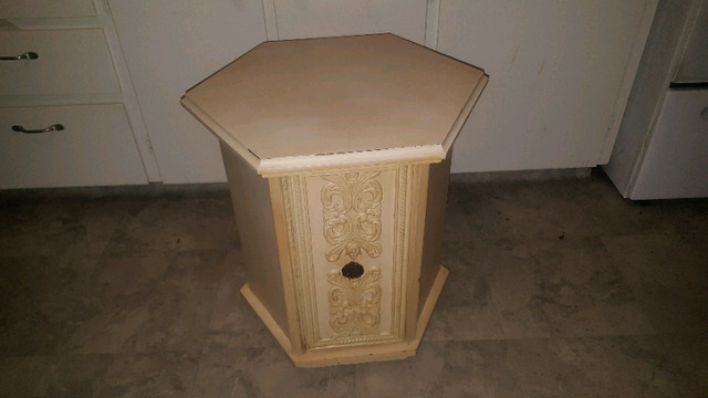 Coffee table night stand  in Coffee Tables in Moncton