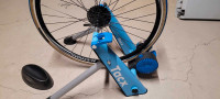 Tacx bike trainer woth training tore and cassette.