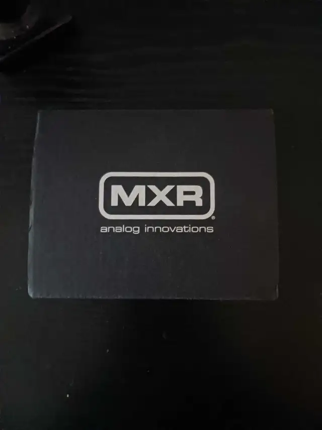 MXR/Dunlop - Bass Fuzz Deluxe in Amps & Pedals in Ottawa - Image 5